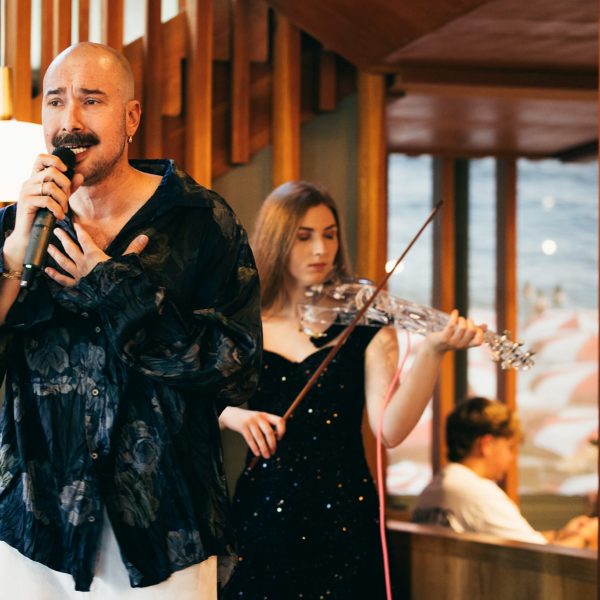 Pippa Griffin electric violin Molto Soul duo