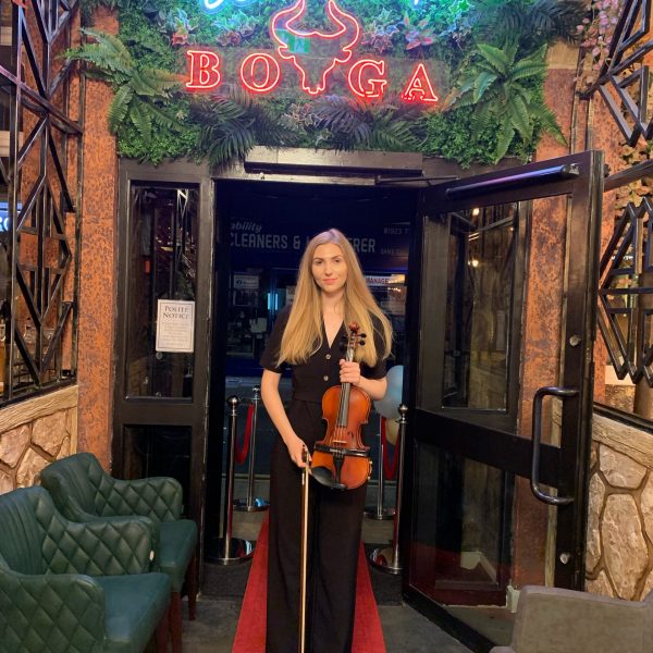 Pippa Griffin restaurant violinist